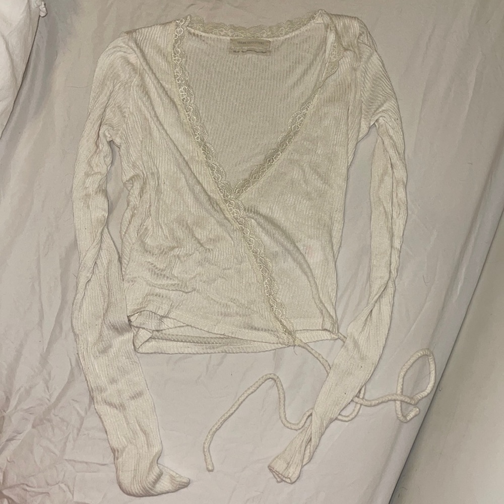 LONG SLEEVE WRAP TOP